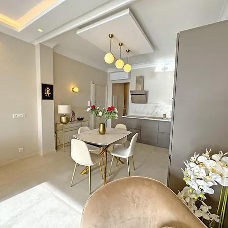 Sea Front Promenade Apartament Nicea